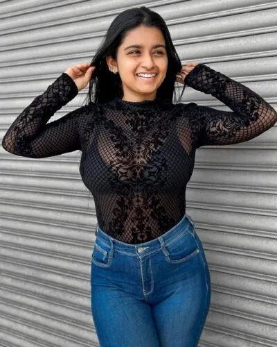 Zara Khan – +971581338939